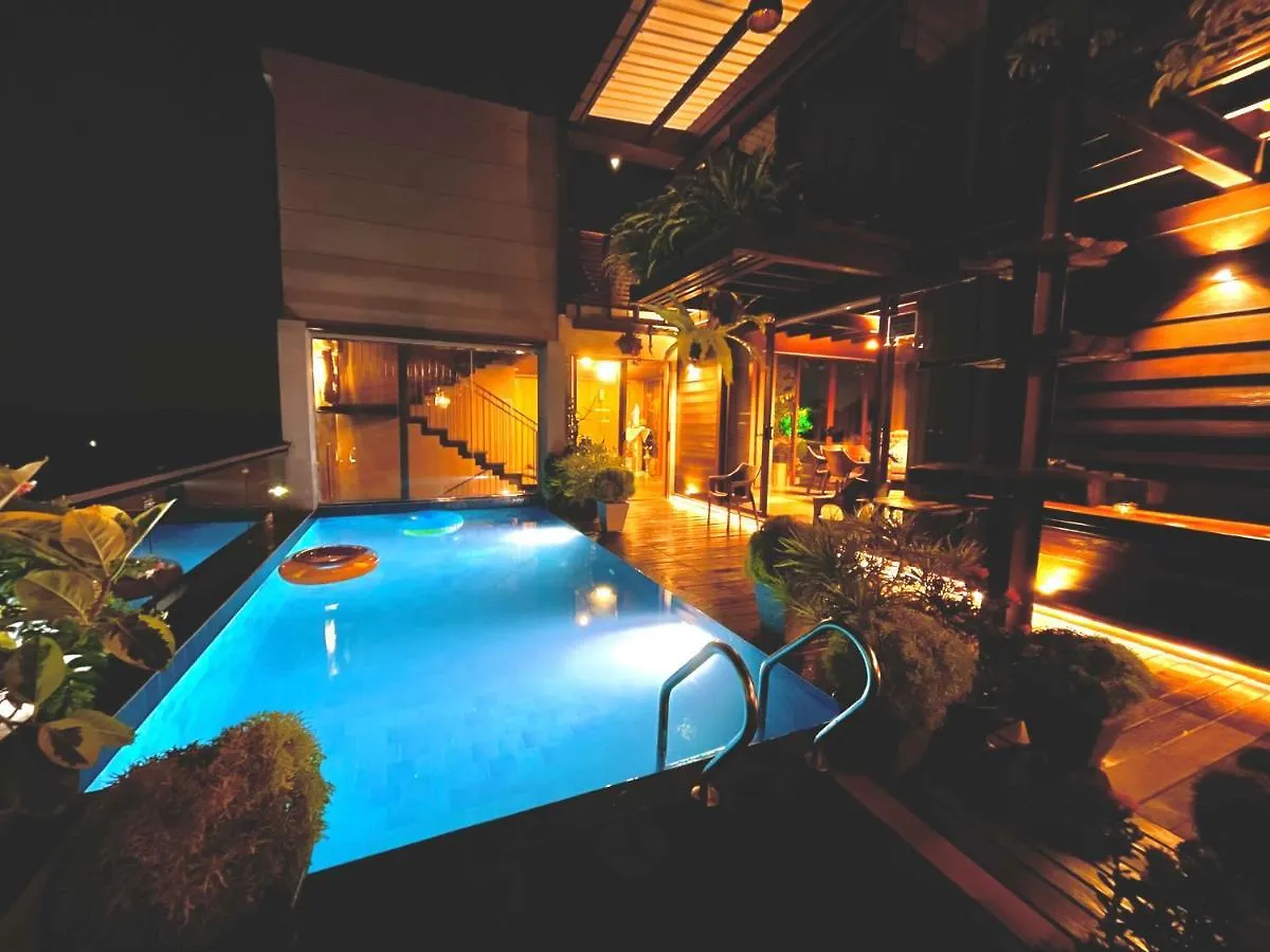 Penton45 - Luxury Penthouse Apartment Negombo